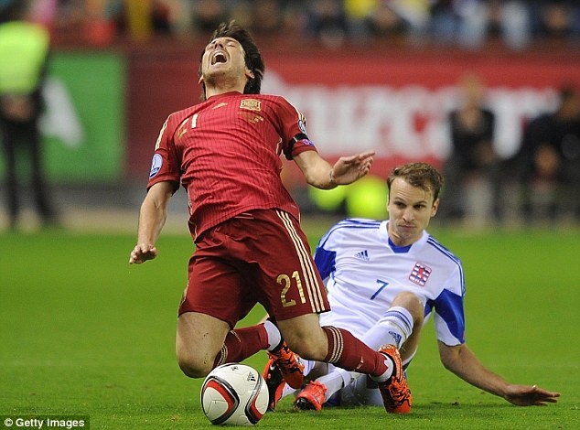 Man City lien tiep mat cau thu tru cot hinh anh