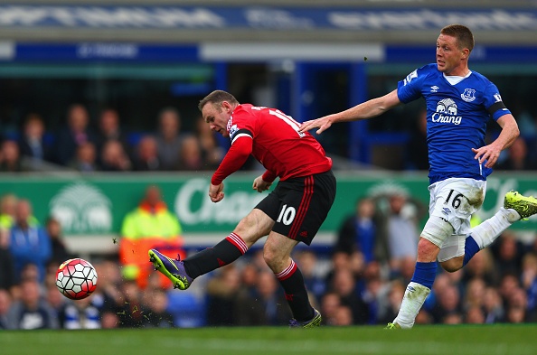 Rooney ghi ban giup MU thang Everton 3-0 hinh anh