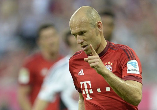 Bayern Munich ton that luc luong truoc tran gap Arsenal hinh anh