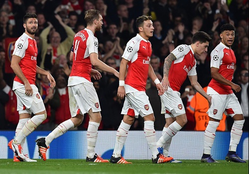 Giroud va Oezil ghi ban giup Arsenal thang Bayern 2-0 hinh anh