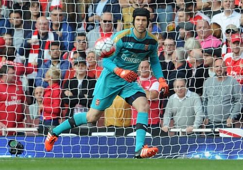 Petr Cech sap pha ky luc o Premier League hinh anh
