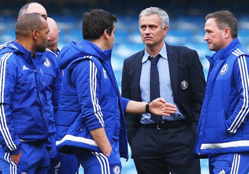 Jose Mourinho con 2 tran de cuu su nghiep o Chelsea hinh anh