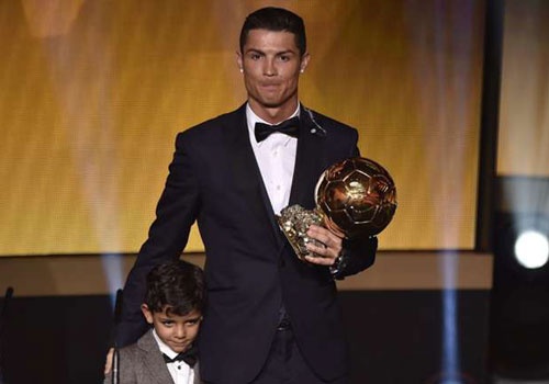 Ronaldo khong phan doi y kien bo Qua bong vang cua Wenger hinh anh