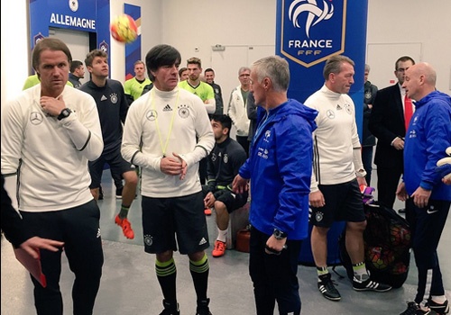 Khach san dong quan cua DT Duc bi de doa danh bom hinh anh