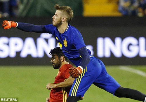 De Gea va cham voi Diego Costa truoc tran gap DT Anh hinh anh