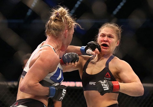 Nu hoang UFC Rousey bi ha knock-out trong tran thua dau tien hinh anh