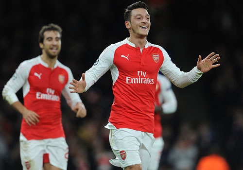 Dem thang hoa cua Mesut Oezil va Arsenal hinh anh
