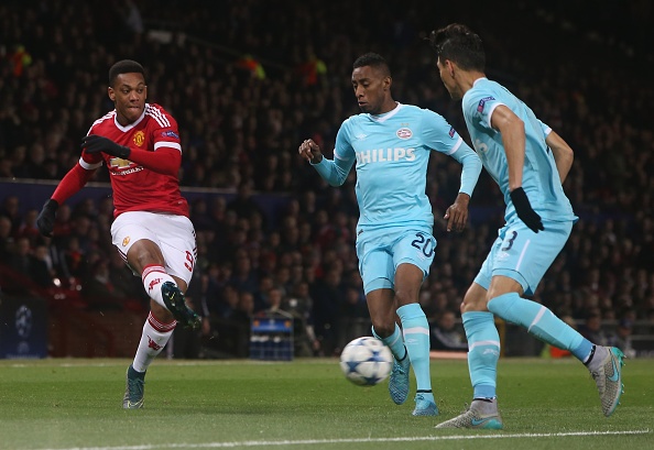 MU chua the co ve vao vong 1/8 Champions League hinh anh