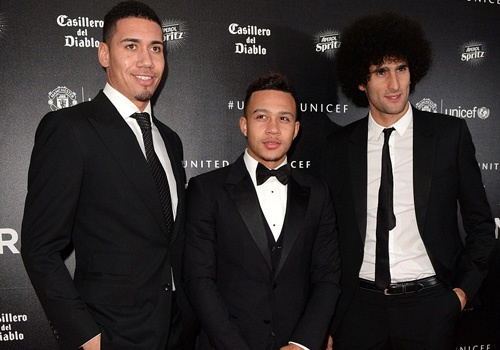 Dan sao MU dien vest banh bao du tiec hinh anh