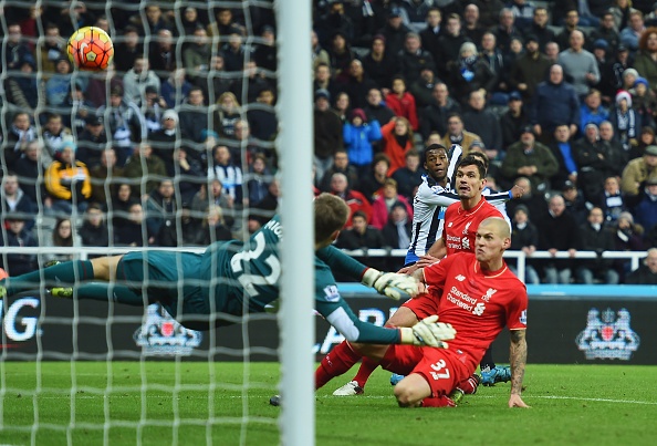 Newcastle 2-0 Liverpool: 'Lu doan do' guc nga hinh anh