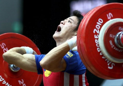 Ky luc ganh 27 tan moi ngay cua luc si Kim Tuan hinh anh