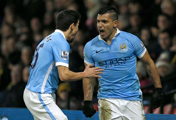 Sergio Aguero giup Man City thang nguoc 2-1 hinh anh