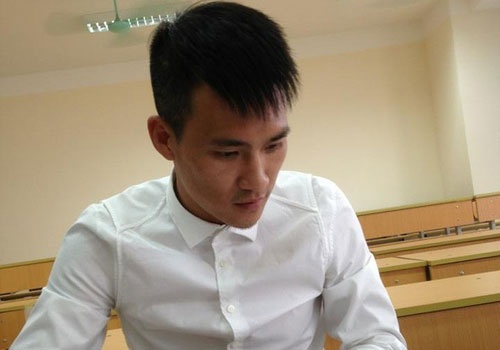 Cong Vinh do dai hoc tai chuc Luat Ha Noi hinh anh