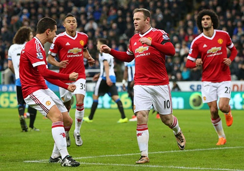 Newcastle 3-3 MU: Quy do mat diem phut 90 du dan truoc 2 ban hinh anh