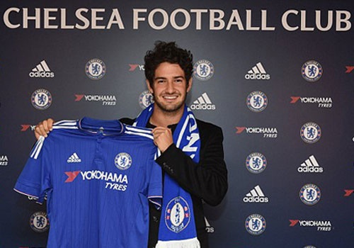 Pato hanh phuc khi ra mat o Chelsea hinh anh