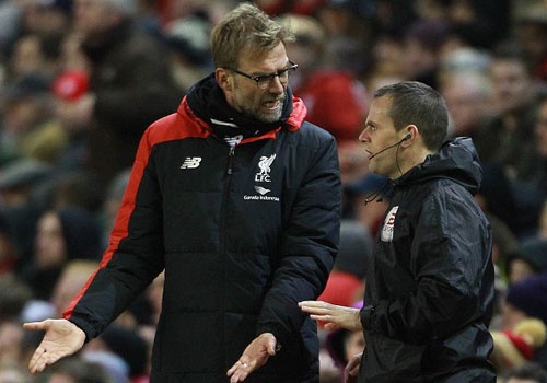 Benteke dut diem toi, Liverpool phai da lai o FA Cup hinh anh