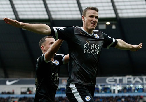 Aguero ghi ban, Man City van thua Leicester 1-3 hinh anh