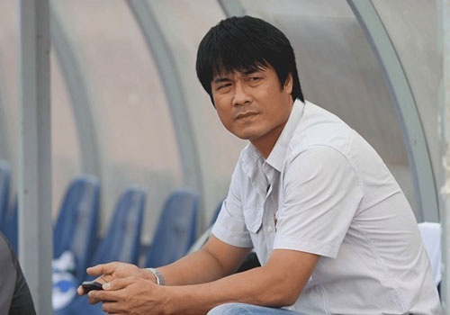 HLV Nguyen Huu Thang nhan loi dan dat DTVN hinh anh