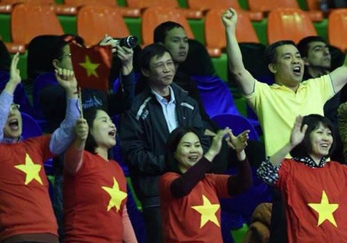 CDV vui suong khi chung kien chuyen co tich cua futsal VN hinh anh