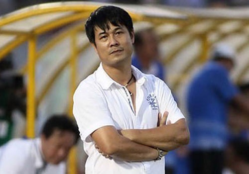 HLV Huu Thang bi danh phu dau? hinh anh