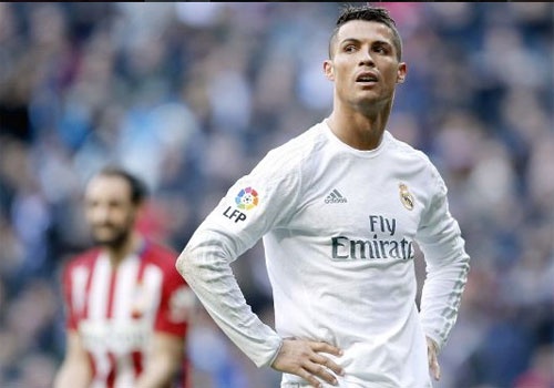 Ronaldo xin loi dong doi sau phat ngon gay hieu lam hinh anh