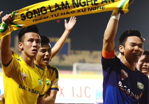 Que Ngoc Hai gop phan giup SLNA thang B.Binh Duong hinh anh