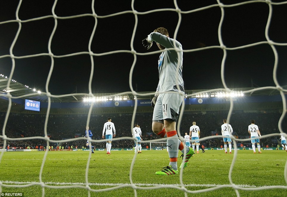 Tuyen thu Nhat Ban Okazaki ghi ban. anh 8