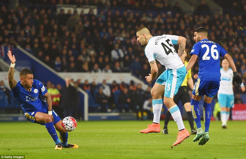 Tuyen thu Nhat Ban Okazaki ghi ban. anh 3