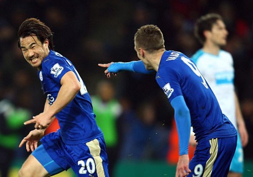 Cau thu Nhat giup Leicester giu vung ngoi dau hinh anh