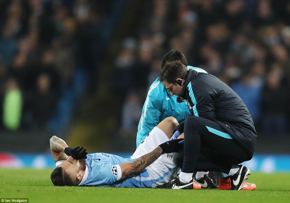Man City mất Kompany và Otamendi. ảnh 4 Man City mat Kompany va Otamendi. anh 4