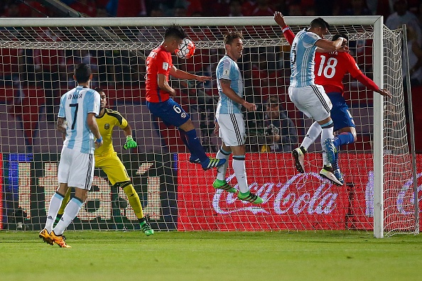 Di Maria ghi ban giup Argentina thang Chile anh 2