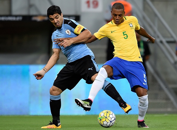 Suarez giúp Uruguay hòa Brazil 2-2 ảnh 8 Suarez giup Uruguay hoa Brazil 2-2 anh 8