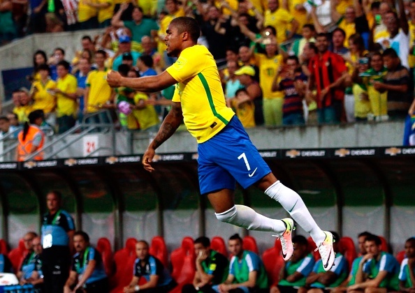 Suarez giúp Uruguay hòa Brazil 2-2 ảnh 3 Suarez giup Uruguay hoa Brazil 2-2 anh 3