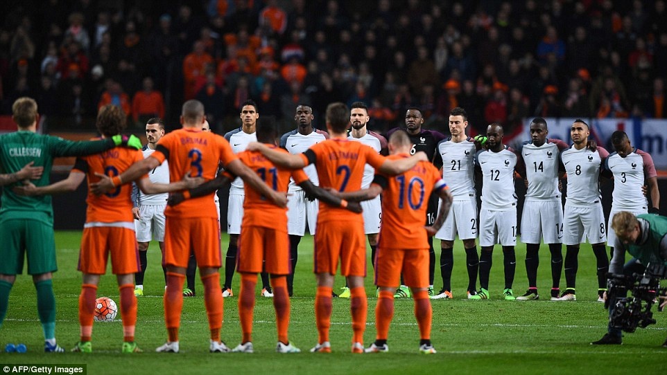 ĐT Pháp thua 2-3 trước ĐT Hà Lan ảnh 1 DT Phap thua 2-3 truoc DT Ha Lan anh 1