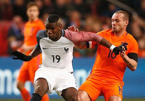 Tuyen Ha Lan thua Phap trong ngay tuong nho Johan Cruyff hinh anh