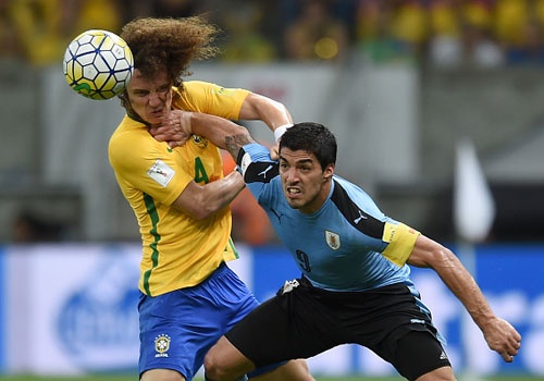 Suarez giup Uruguay thoat hiem truoc Brazil hinh anh