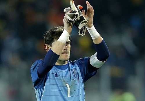 Casillas giu sach luoi 710 phut o DT Tay Ban Nha hinh anh