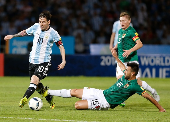Messi ghi ban penalty cho DT Argentina anh 5