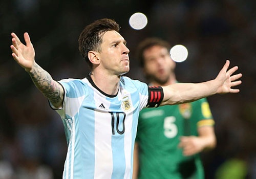Messi ghi ban penalty, DT Argentina co chien thang 2-0 hinh anh