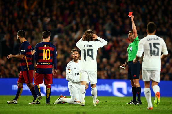 Ramos xat muoi vao noi buon cua Barca anh 1