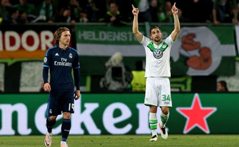 Doi hinh luot di tu ket cup C1 anh 6