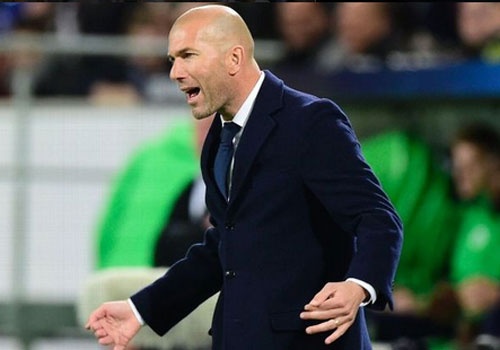 Real vs Wolfsburg: Zidane cam cau thu bi quan hinh anh