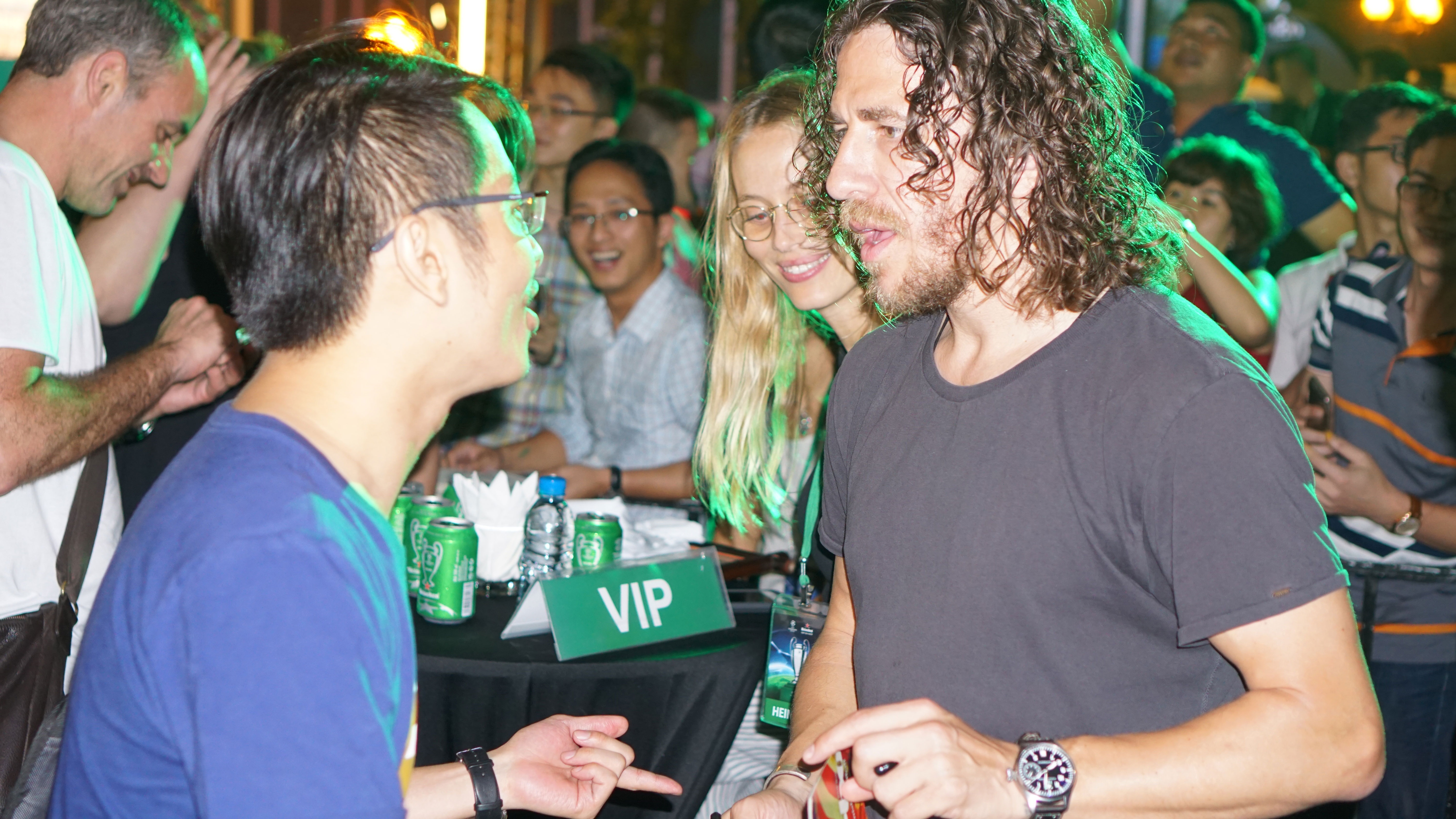 Fan Barca tổ chức sinh nhật cho Puyol ảnh 10 Fan Barca to chuc sinh nhat cho Puyol anh 10