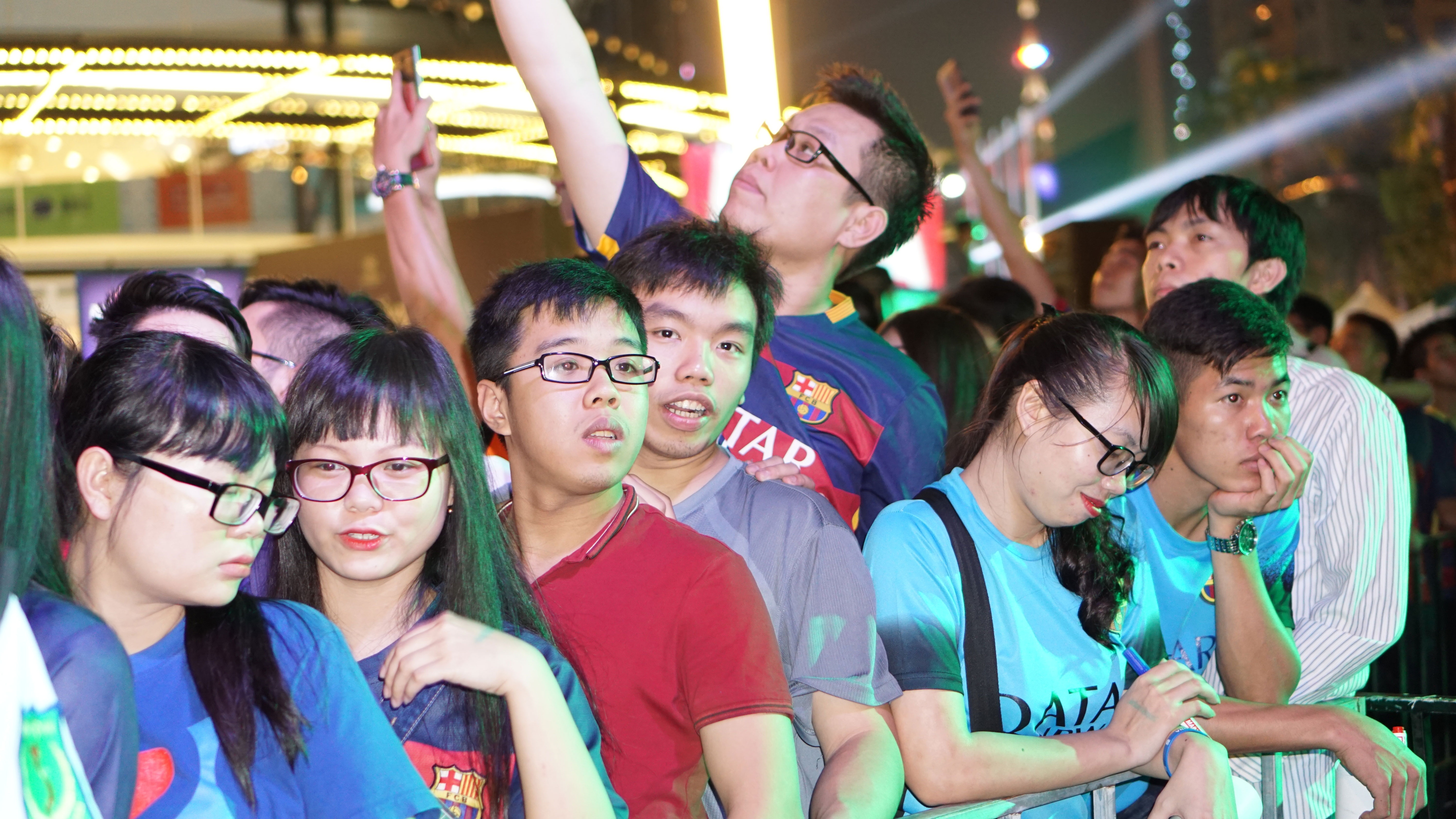 Fan Barca tổ chức sinh nhật cho Puyol ảnh 3 Fan Barca to chuc sinh nhat cho Puyol anh 3