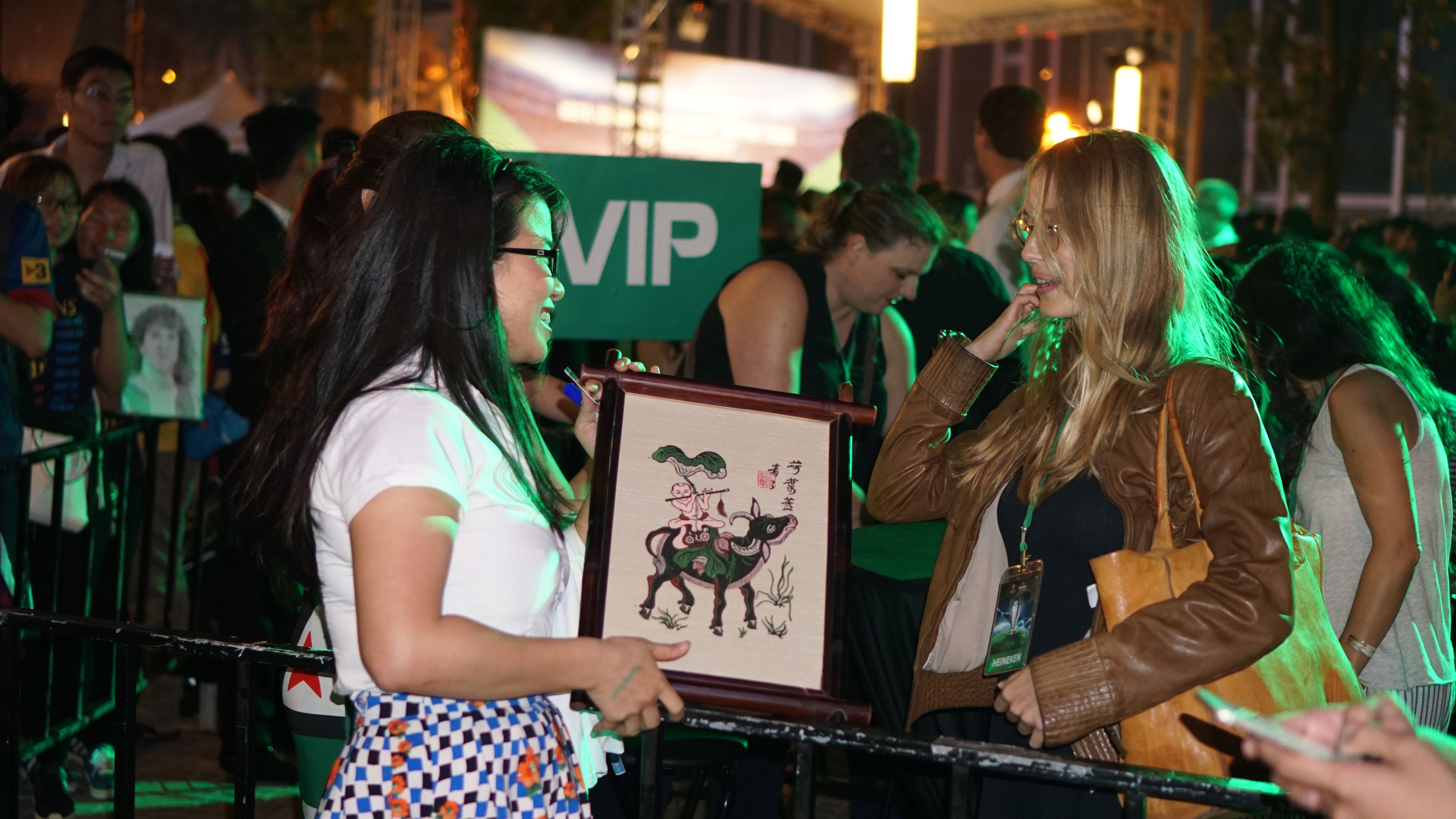 Fan Barca tổ chức sinh nhật cho Puyol ảnh 7 Fan Barca to chuc sinh nhat cho Puyol anh 7