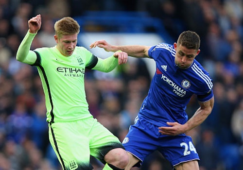 Chelsea 0-3 Man City: Courtois nhan the do, Aguero ghi 3 ban hinh anh