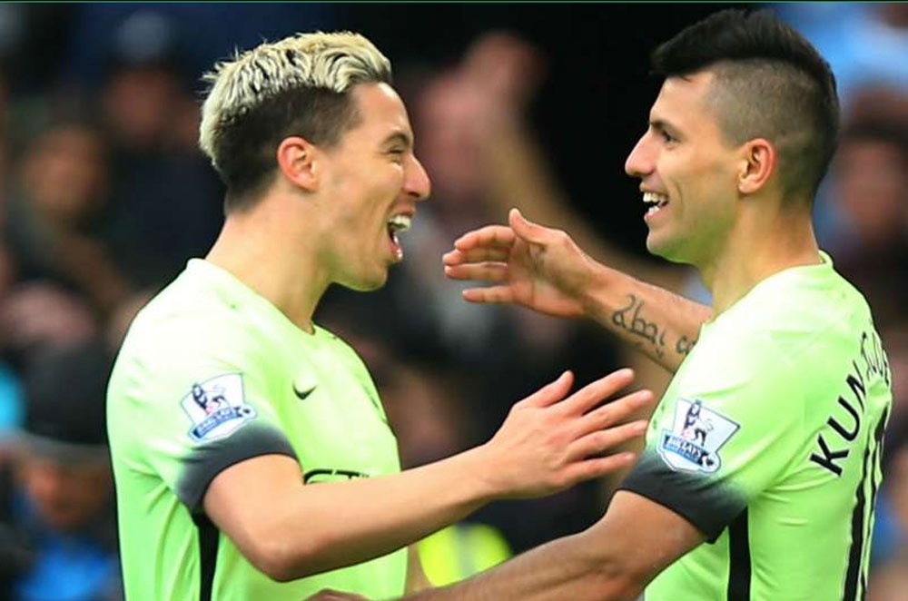 Aguero vào đội hình tiêu biểu Ngoại hạng Anh ảnh 7 Aguero vao doi hinh tieu bieu Ngoai hang Anh anh 7