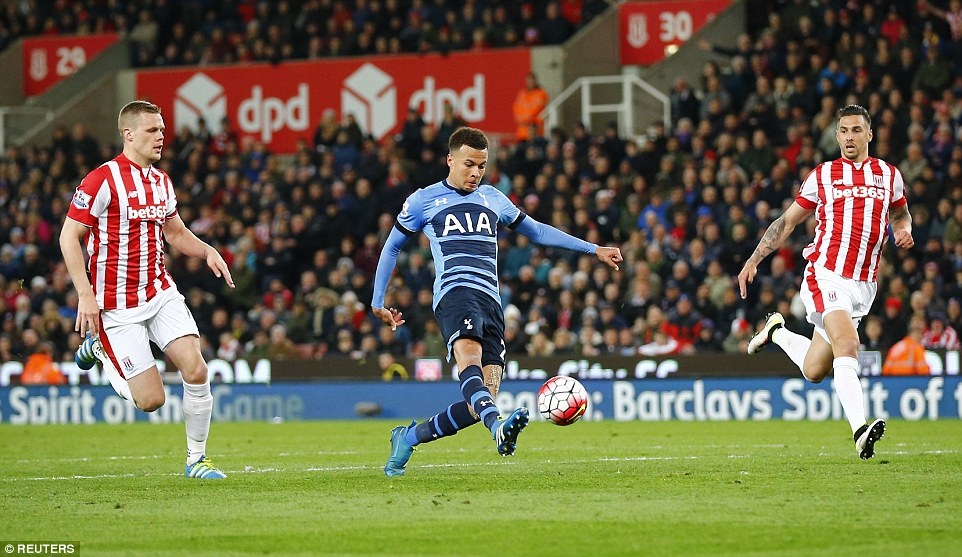 Kane giup Tottenham thang Stoke 4-0 anh 7