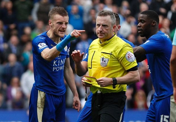 Vardy se vang mat trong tran gap MU anh 1