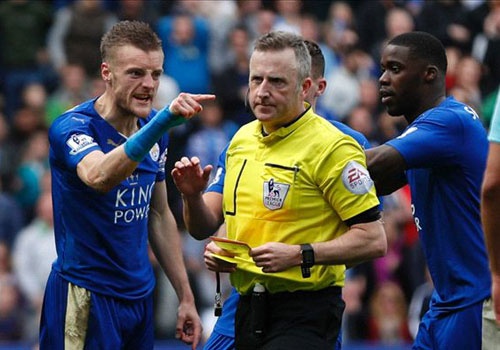 Vardy se vang mat trong tran gap MU hinh anh